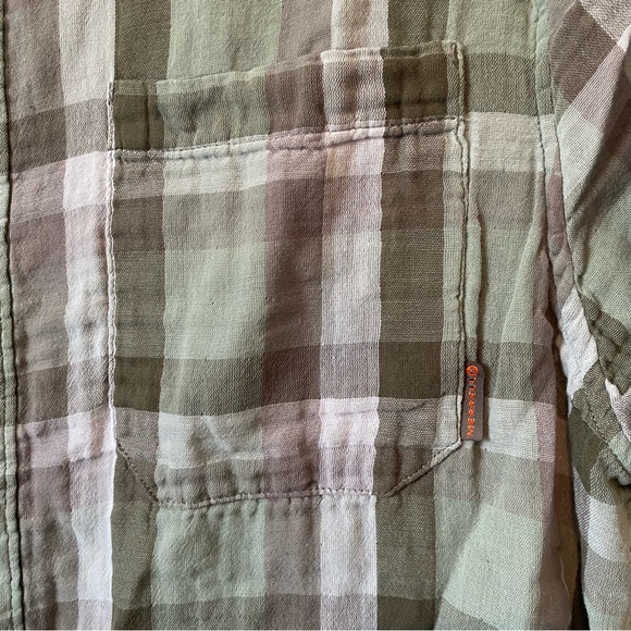Merrell Reversible Button Down Tee - Picture 2 of 8